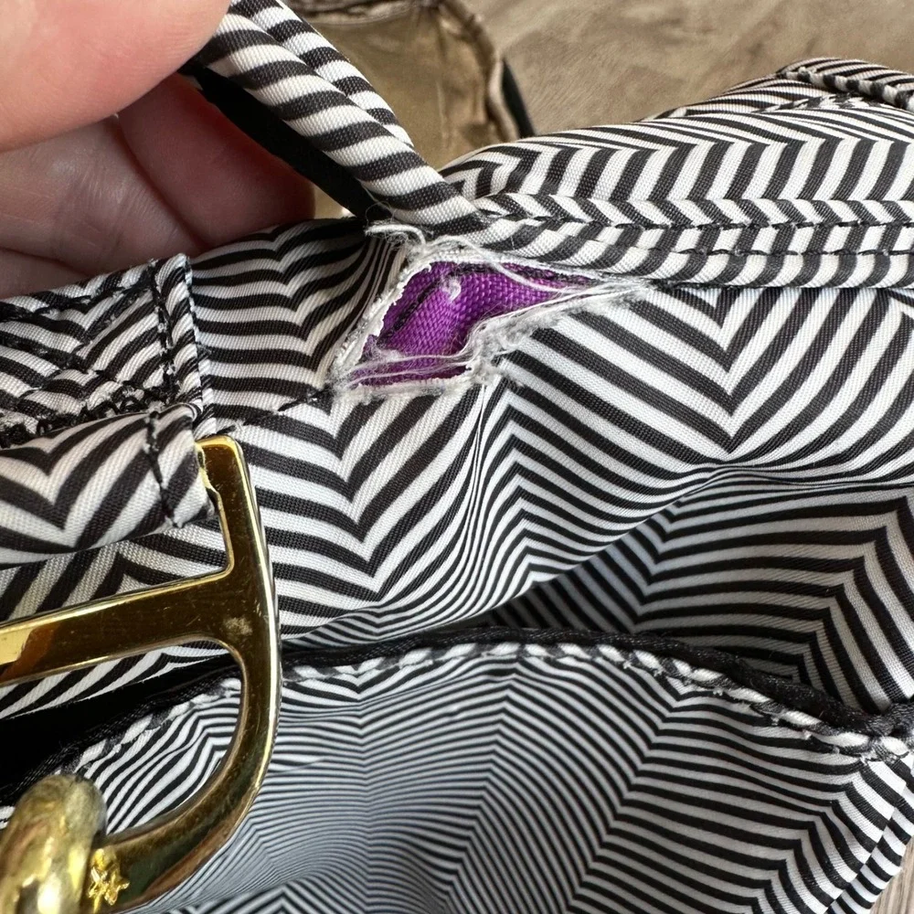JuJuBe Black‎ and White Chevron Diaper Bag Messenger Shoulder Bag